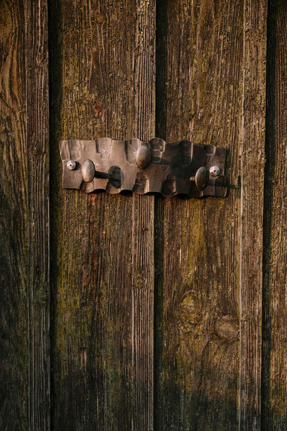 Geschmiedete Wandgarderobe V.